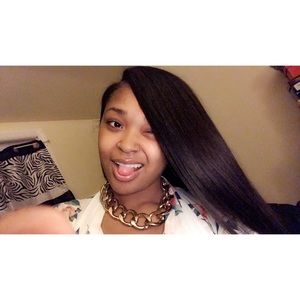 Meet your Posher, Lanaja